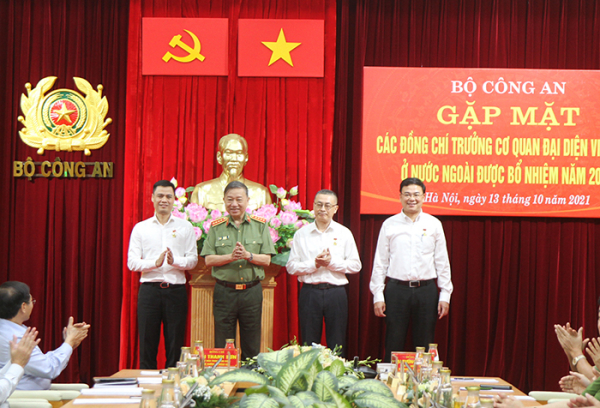 Bộ Công an gặp mặt các đồng chí Trưởng Cơ quan đại diện Việt Nam ở nước ngoài -3