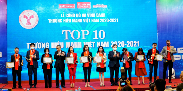 Techcombank được vinh danh “Top 10 Thương hiệu mạnh nhất Việt Nam 2021” -0