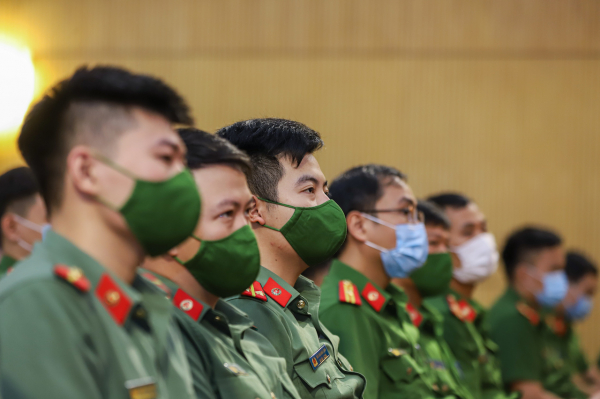 Bộ trưởng Tô Lâm gặp mặt động viên gần 400 cán bộ tăng cường về xã biên giới, trọng điểm -1