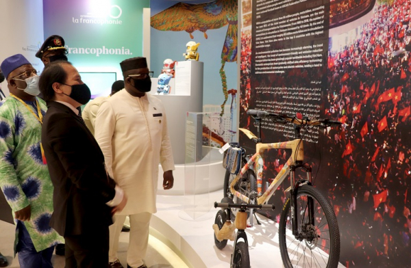 Tổng thống Sierra Leone thăm Nhà Triển lãm Việt Nam tại EXPO 2020 Dubai -0