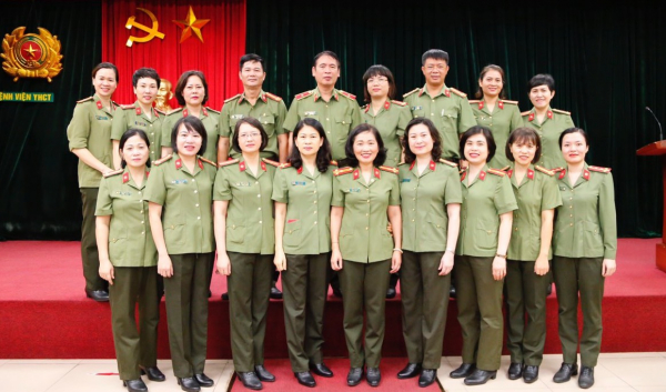 Hai điển hình của Bộ Công an nhận Giải thưởng Phụ nữ Việt Nam năm 2021 -0