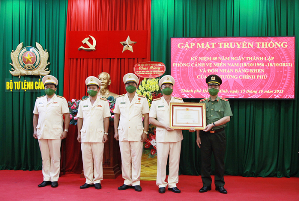 Trao Bằng khen của Thủ tướng Chính phủ tặng Phòng Cảnh vệ miền Nam -0