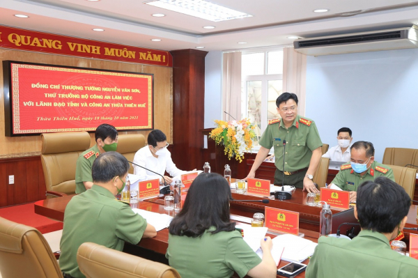 Thứ trưởng Bộ Công an Thượng tướng Nguyễn Văn Sơn làm việc với lãnh đạo tỉnh Thừa Thiên Huế và Công an -0