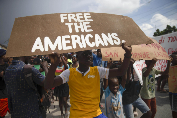 Giang hồ Haiti đòi 17 triệu USD mới thả con tin người Mỹ  -0
