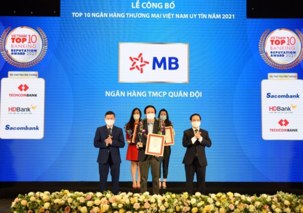 MB nằm trong Top 4 ngân hàng uy tín năm 2021 -0