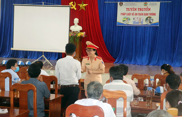 Nữ tuyên truyền viên duyên dáng của Công an tỉnh Quảng Nam -0