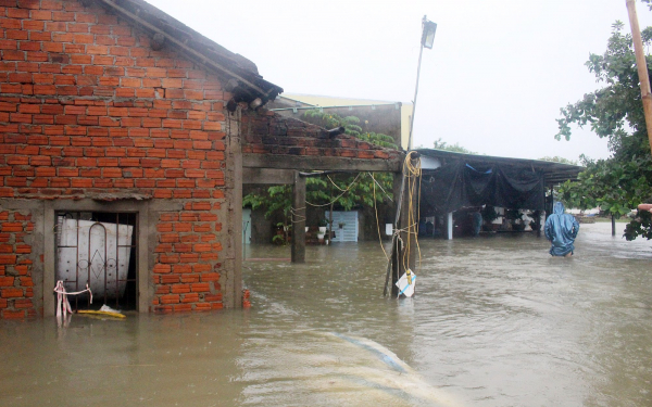 Nhiều tuyến đường, khu dân cư bị ngập sâu, học sinh toàn tỉnh Quảng Nam nghỉ học -0