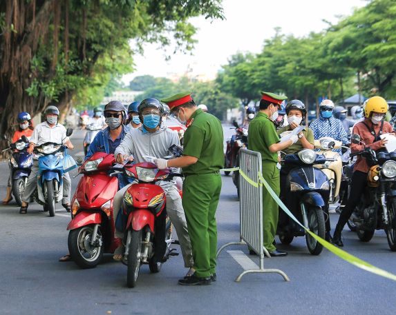 Lực lượng CAND trên tuyến đầu chống dịch -0