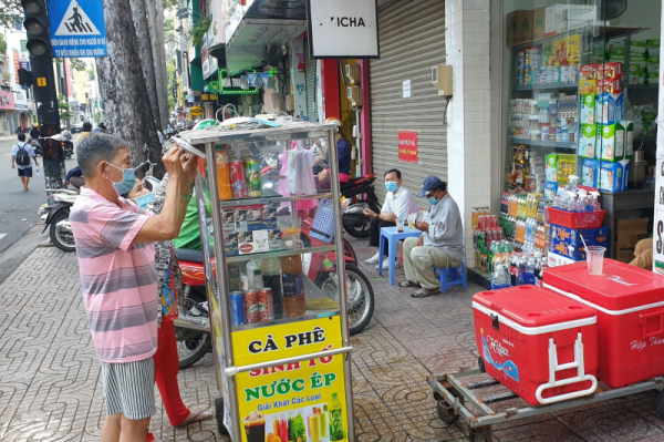 TP Hồ Chí Minh cho phép hàng quán đạt 4 tiêu chí được bán ăn uống tại chỗ -0