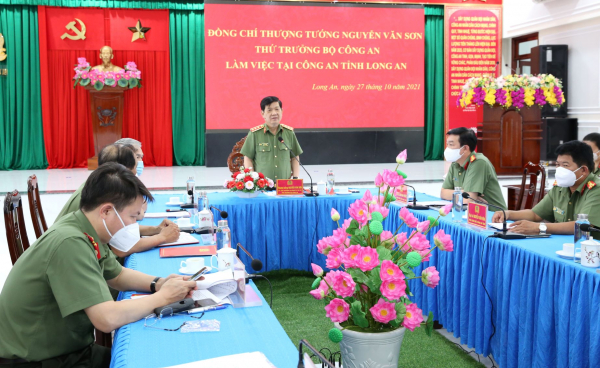 Thứ trưởng Nguyễn Văn Sơn làm việc với Ban Giám đốc Công an tỉnh Long An -0