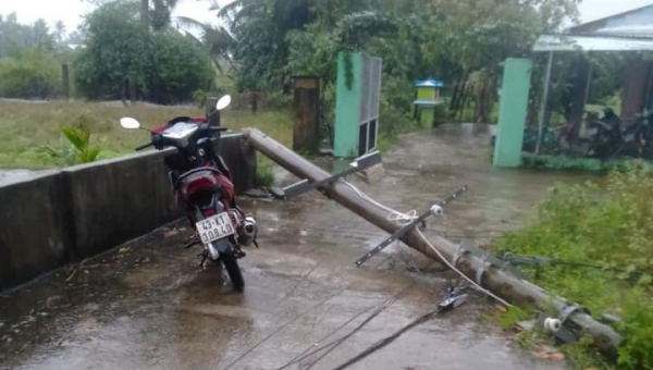 Gió lốc xoáy khiến hơn 20 căn nhà bị hư hỏng tại Đà Nẵng  -5