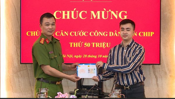 Cán mốc 50 triệu thẻ căn cước công dân gắn chíp điện tử -0