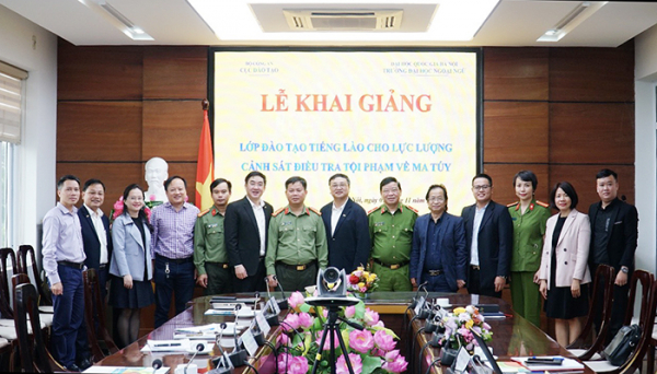 Training course on Lao language for counter-narcotics policemen opened  -0
