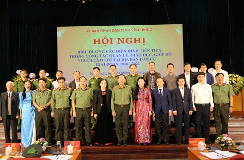 Vinh Phuc honors good examples of supporting ex-prisoners -0