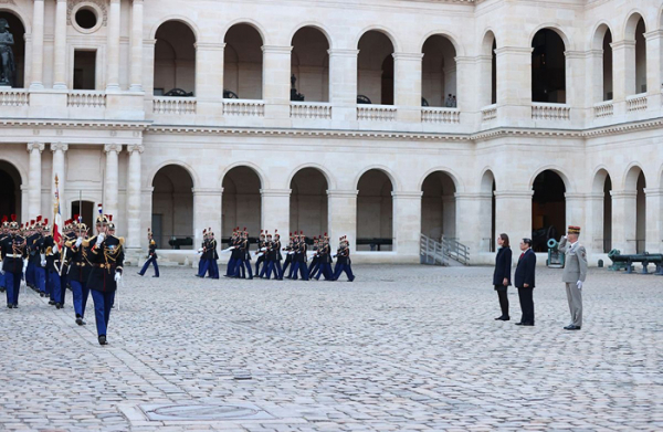 Lễ đón chính thức Thủ tướng Chính phủ Phạm Minh Chính thăm Cộng hòa Pháp -0