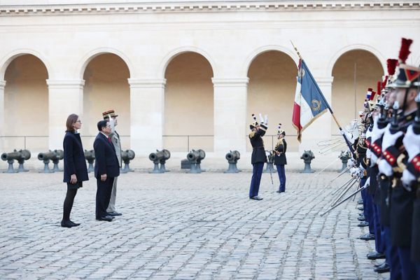 Lễ đón chính thức Thủ tướng Chính phủ Phạm Minh Chính thăm Cộng hòa Pháp -0