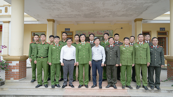 Thắt chặt hơn nữa mối quan hệ giữa hai Bộ Công an Việt - Lào -0