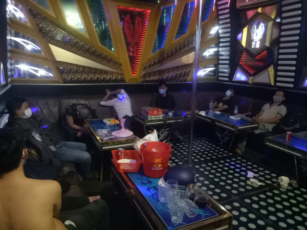 Công an thành phố Quảng Ngãi triệt xóa ổ ma túy trong Karaoke Sao Mai -0