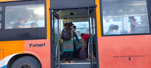 Kiến nghị cho phép xe buýt Hà Nội được hoạt động 100% công suất để khách không phải chờ lâu -0