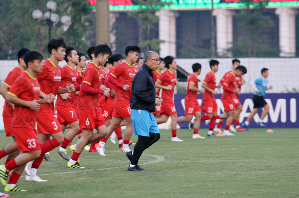 Bóng đá Việt Nam: Khoảng trống không kỳ hạn -0