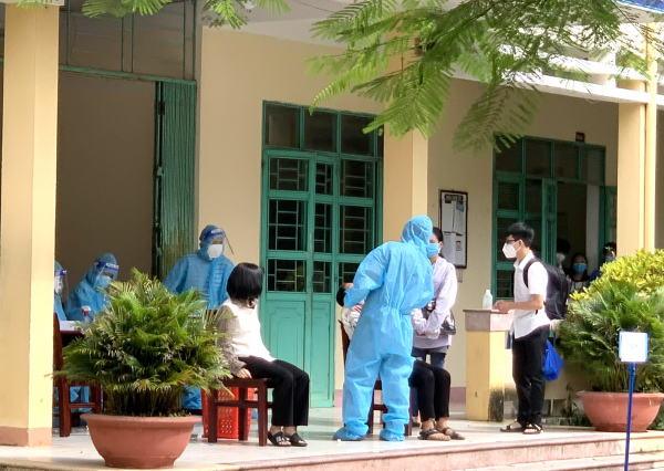 30 trường hợp nhiễm COVID-19 tại trường Nguyễn Duy Hiệu, tiếp tục xét nghiệm hàng trăm học sinh -0