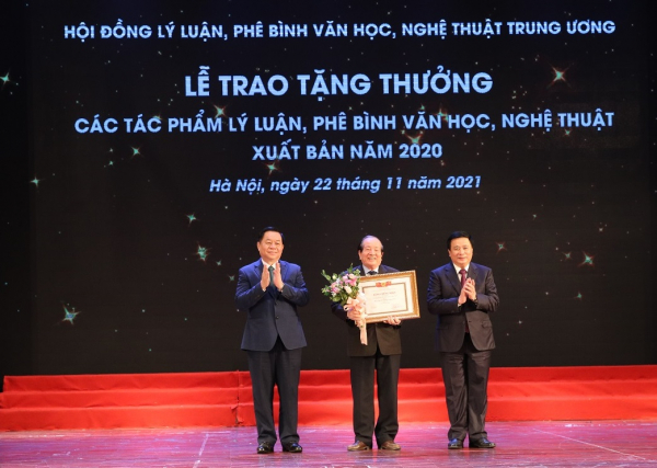 Trao tặng thưởng của Ban Bí thư Trung ương Đảng đối với các tác phẩm lý luận, phê bình VHNT -0