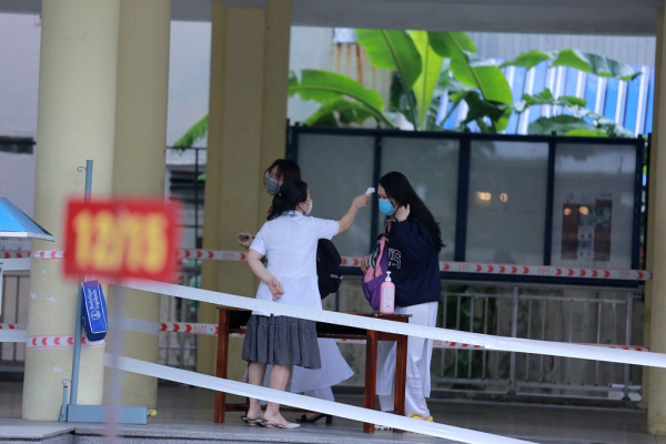 Học sinh tại Đà Nẵng thực hiện 5K trong ngày đầu trở lại trường học  -2