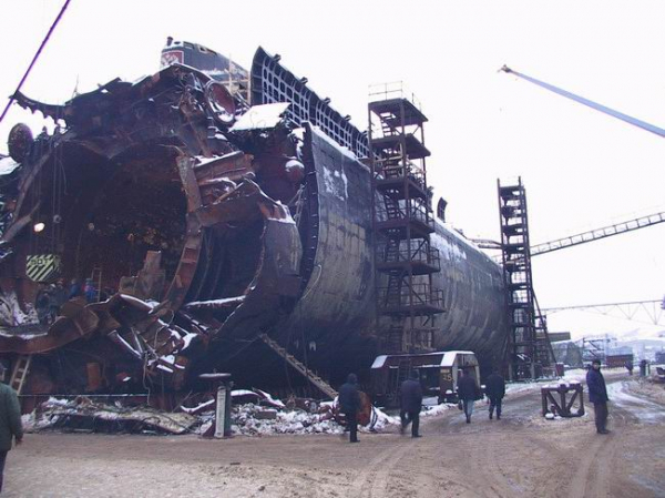 Đô đốc Nga: Tàu ngầm Kursk chìm vì va phải tàu ngầm NATO -0