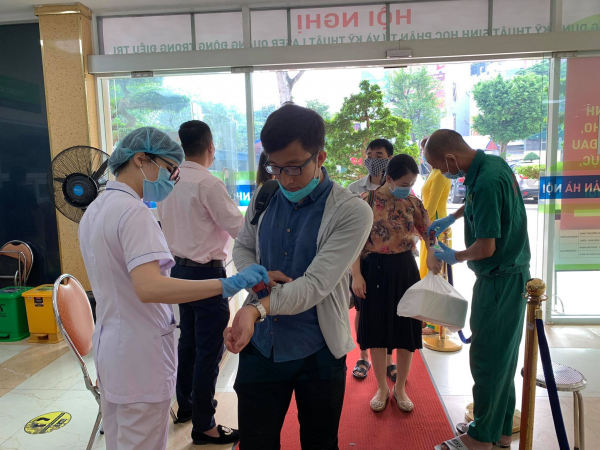 Hôm nay, Hà Nội thêm 285 người mắc COVID-19, F0 trong cộng đồng tăng cao -0
