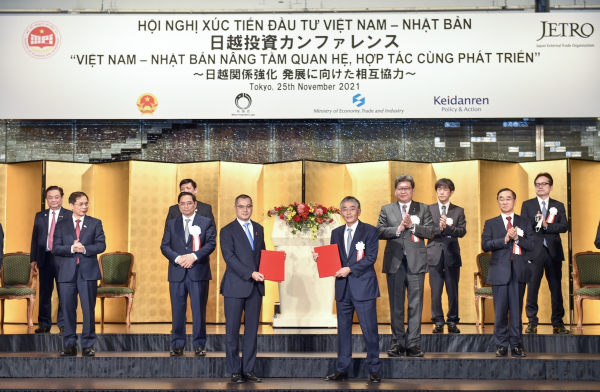 Việt Nam, Nhật Bản trao đổi các thỏa thuận hợp tác trị giá hàng tỷ USD -0