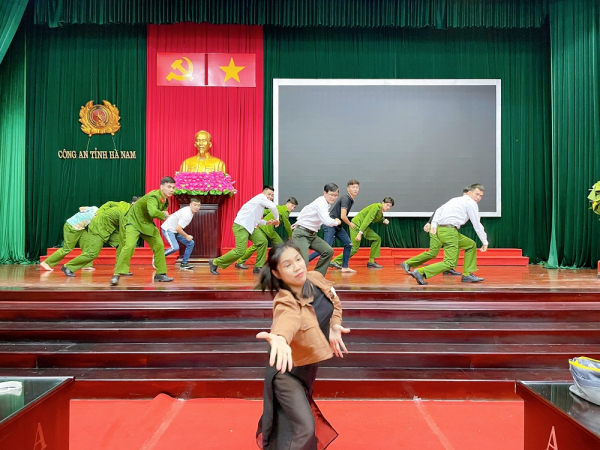 Lan tỏa phong trào văn hóa, văn nghệ trong Công an tỉnh Hà Nam  -0