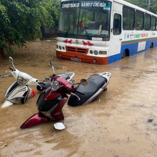 Hơn 19 nghìn học sinh ở tỉnh Bình Định nghỉ học do mưa, lũ -0