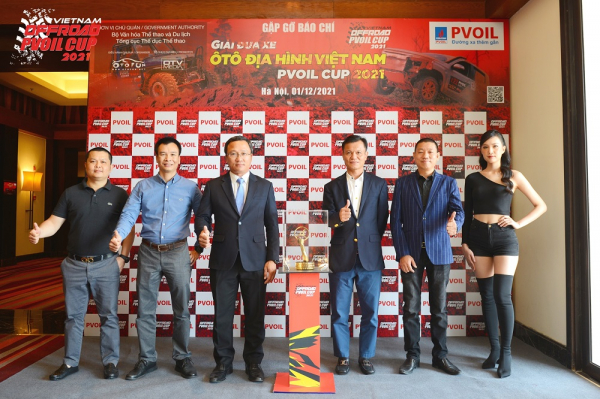 Khởi động “Giải đua xe ô tô địa hình Việt Nam PVOIL CUP 2021” -0