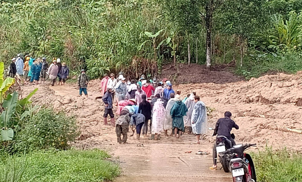 Quảng Nam khẩn trương khắc phục tình trạng sạt lở do mưa lũ -0