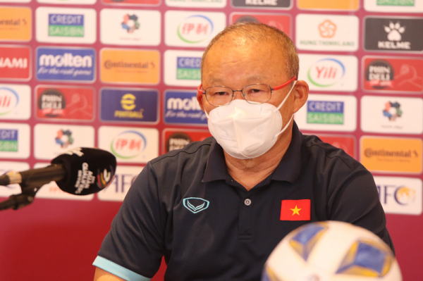Đỗ Hùng Dũng và căn bệnh thành tích nguy hiểm của bóng đá Việt Nam -0