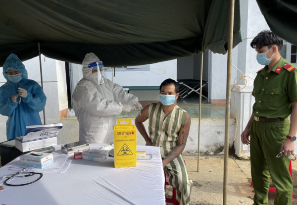 Prisoners in Dak Nong get COVID-19 vaccine -0