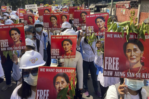 Cựu lãnh đạo Myanmar bị kết án 4 năm tù  -0