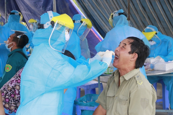 Dịch COVID-19 ở 5 tỉnh phía Nam tăng cao: Bộ Y tế nhanh chóng tăng cường nhân lực điều trị -0