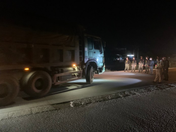 Quang Binh police destroy large-scale illegal mining -0