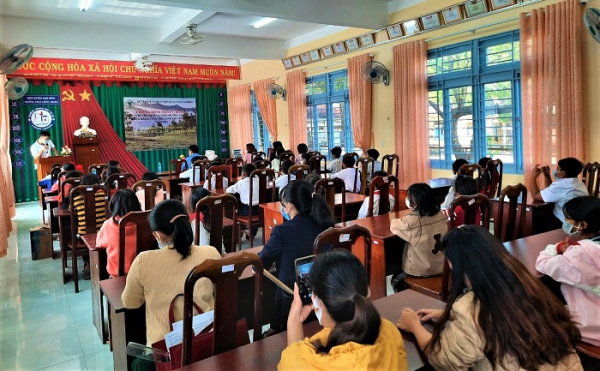 Quỹ Bảo vệ và Phát triển rừng Lâm Đồng đồng hành cùng học sinh dân tộc thiểu số -0