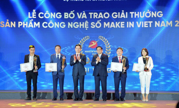 Tôn vinh các sản phẩm công nghệ số “Make in Viet Nam” xuất sắc năm 2021 -0