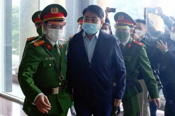 Cựu Chủ tịch TP Hà Nội Nguyễn Đức Chung bị tuyên phạt 8 năm tù, bồi thường  25 tỷ đồng  -0