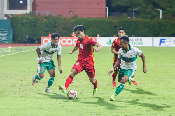 Việt Nam 0  - 0 Indonesia ( hiệp 2): Tiến Linh vào sân -0