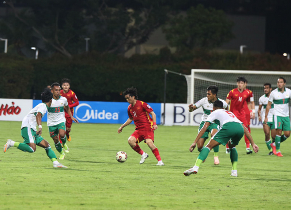 Việt Nam 0  - 0 Indonesia ( hiệp 2): Đương kim vô địch tấn công áp đảo -0