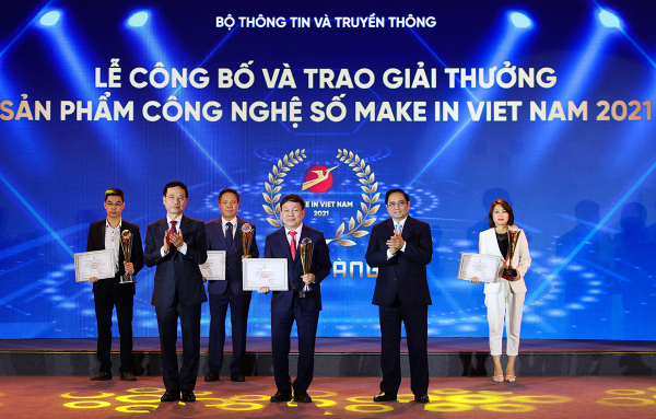 Thiếu tướng Lê Đăng Dũng: Viettel không bao giờ dừng lại ở mức gia công lắp ráp mà phải làm chủ công nghệ lõi -0