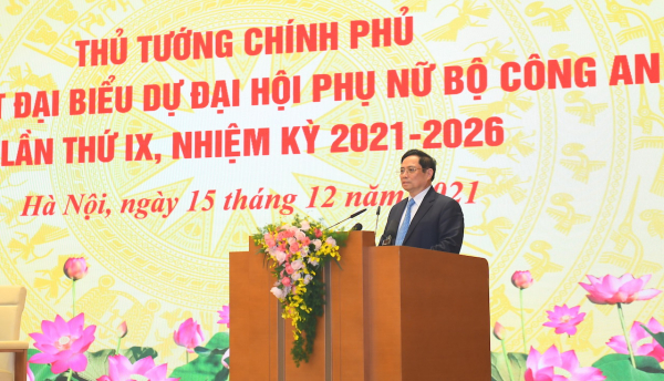 Thủ tướng Phạm Minh Chính gặp mặt đại biểu dự Đại hội Phụ nữ Bộ Công an lần thứ IX -0