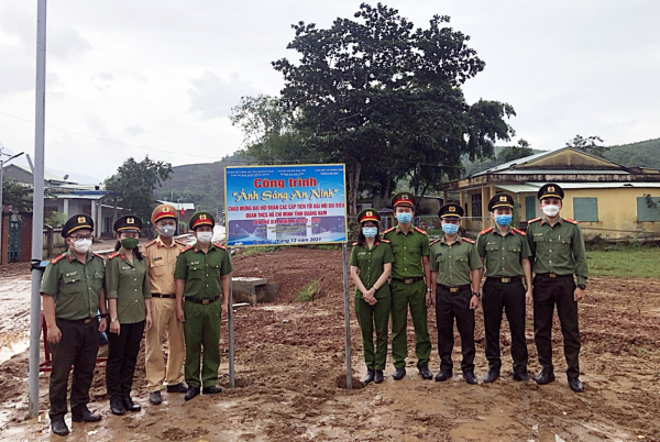 Mang “Ánh sáng An ninh” đến với vùng quê nghèo bên bờ Vu Gia -0