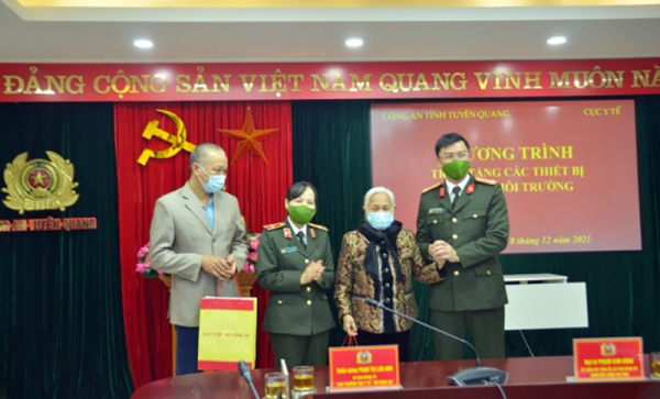 Cục Y tế về nguồn, tặng quà tri ân tại Tuyên Quang -1