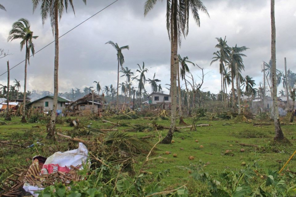 Siêu bão tàn phá Philippines, số người chết tăng lên hơn 200 -0