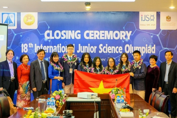 Vietnamese students win 6 science Olympic medals -0